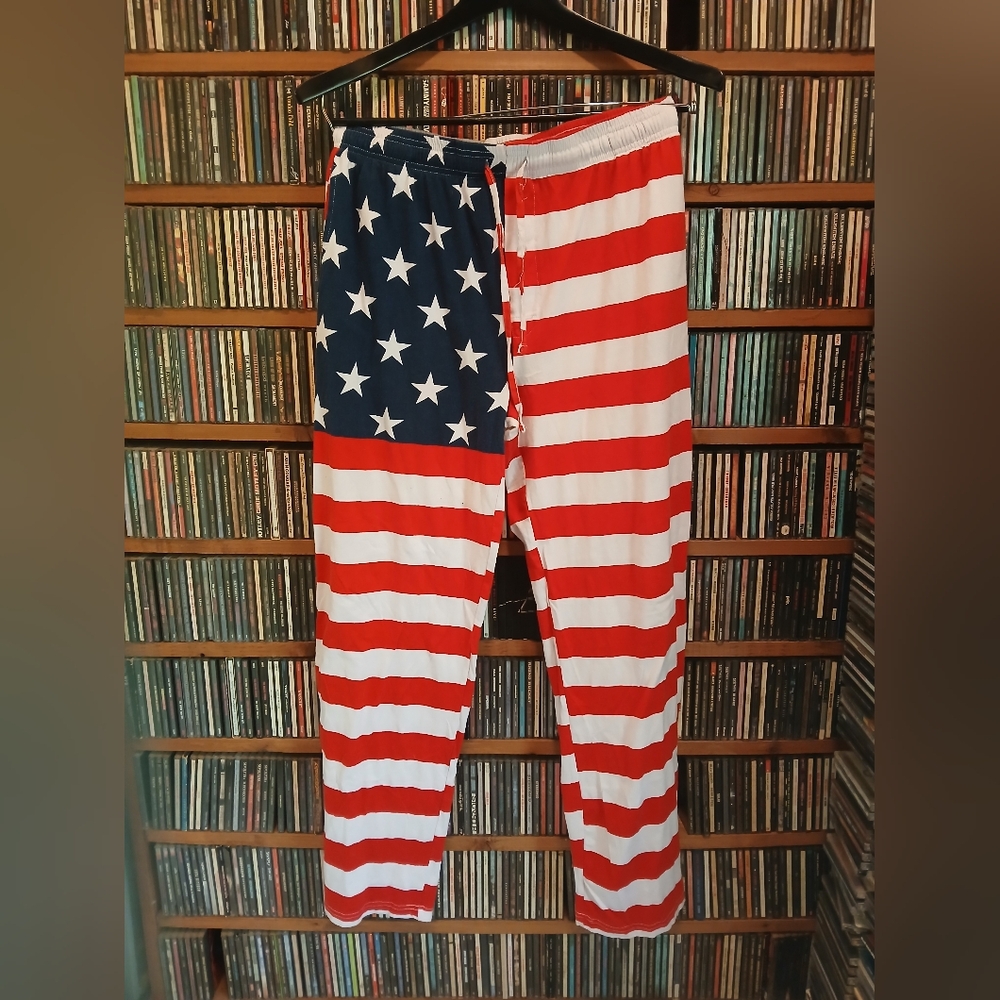MAD Engine. Men's Sz‎ L. Patriotic Stars and Stripes Bottoms.